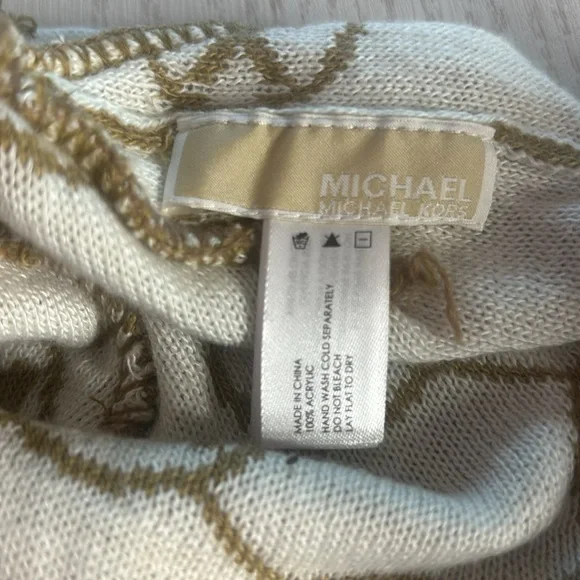 MK Scarf and Cap - Picture 8 of 8